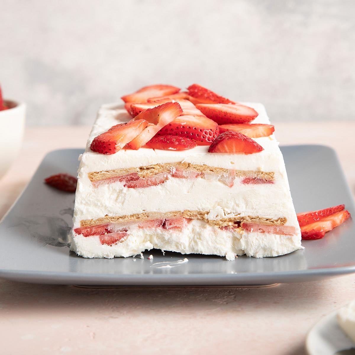 奶油草莓冰盒蛋糕