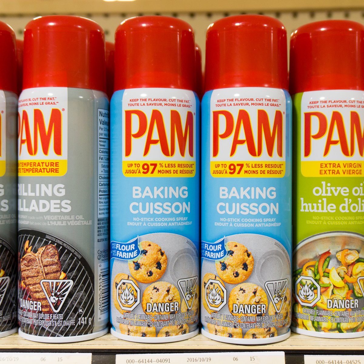加拿大多伦多- 2016/10/23:PAM:商店货架上的烹饪喷雾剂。PAM是美国康尼格拉食品公司的品牌名称。(图片来自Roberto Machado Noa/LightRocket via Getty Images)